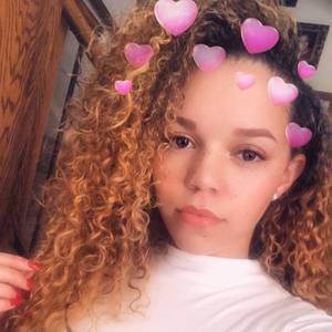 Meet your Posher, Macy